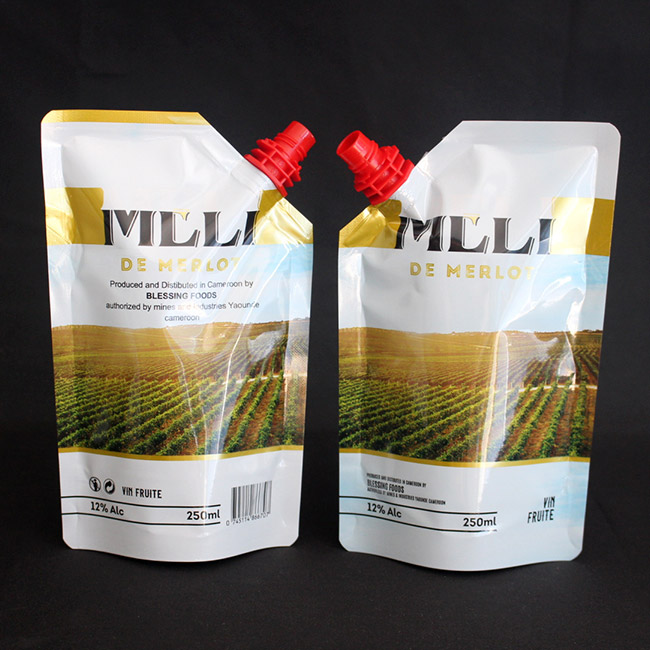 Bolsillo de pulverización vertical de papel de aluminio personalizado OEM bolsillo de pulverización líquida de vino tinto