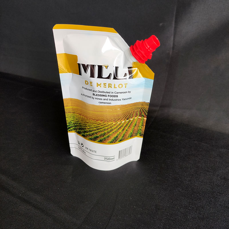 Bolsillo de pulverización vertical de papel de aluminio personalizado OEM bolsillo de pulverización líquida de vino tinto